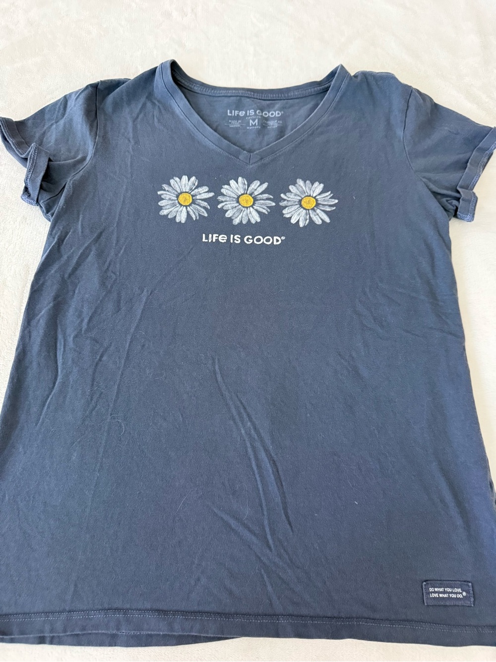 Life is Good Women's 3 Daisies Short Sleeve Crusher Tee Size Medium E06